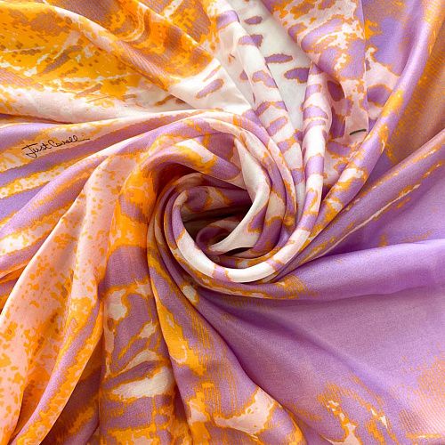 Платок шифоновый П012 молочный принтованный